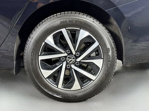 Certified 2025 Volkswagen Jetta S FWD image 31