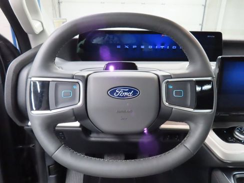 Used 2025 Ford Expedition Active AWD/4WD image 53