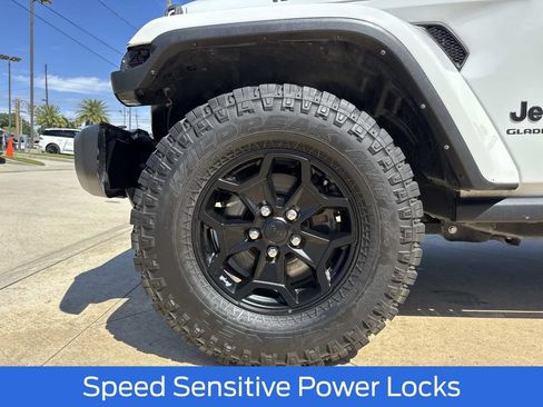 Used 2021 Jeep Gladiator Sport AWD/4WD image 6