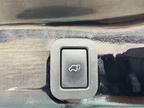 Used 2015 Toyota Highlander Limited image 34