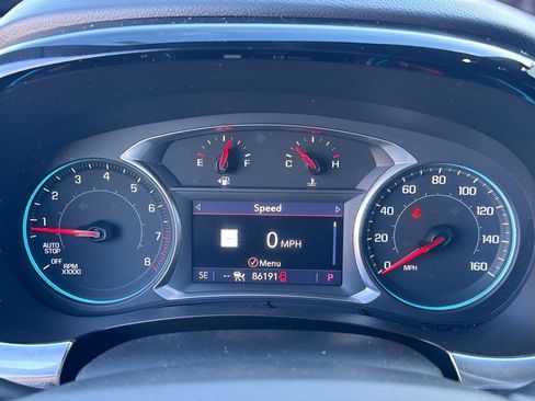 Used 2022 Chevrolet Traverse RS image 27