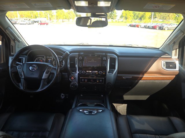 Used 2018 Nissan Titan Platinum Reserve w/ Platinum Utility Package AWD/4WD image 17