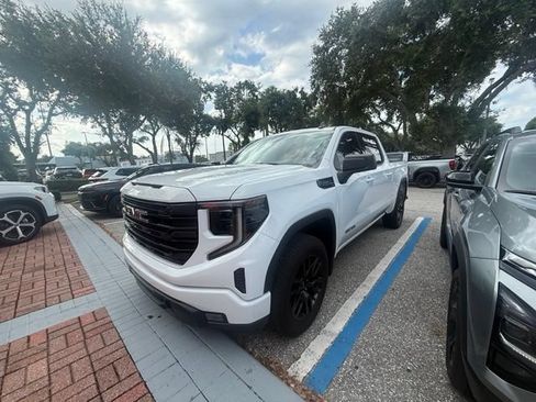 Used 2026 GMC Sierra 1500 Elevation AWD/4WD image 1