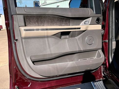 Used 2021 Ford Expedition Max Limited image 21