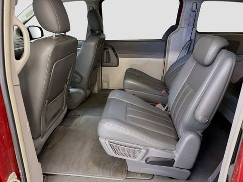 Used 2009 Dodge Grand Caravan SXT FWD image 28