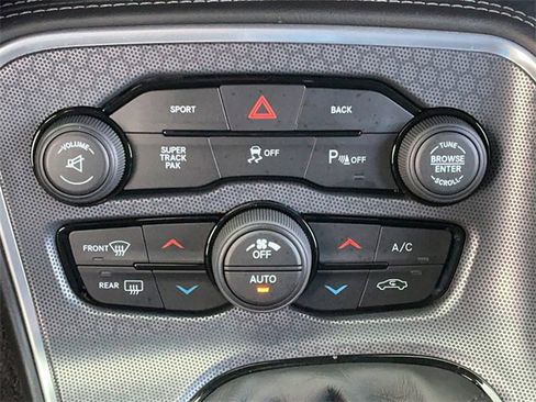 Used 2016 Dodge Challenger R/T Scat Pack w/ Leather Interior Group image 23