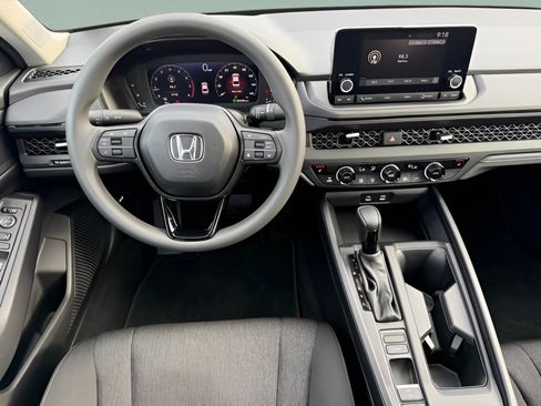 Used 2025 Honda Accord SE image 11