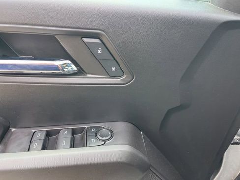 Used 2024 Chevrolet Colorado LT w/ LT Convenience Package RWD image 13