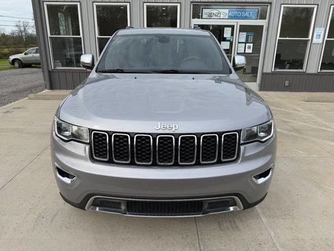 Used 2017 Jeep Grand Cherokee Limited image 3