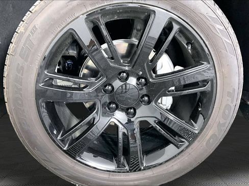 Used 2025 GMC Yukon Elevation RWD image 30