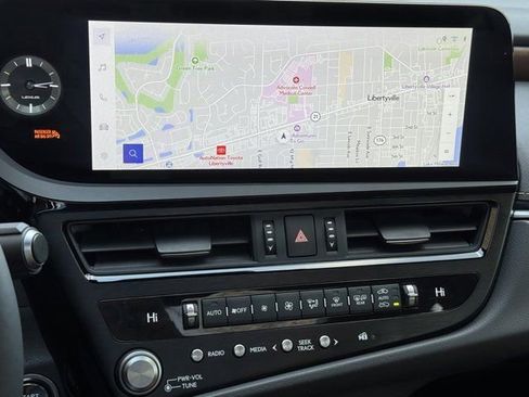 Used 2025 Lexus ES 350 w/ Accessory Package (Z2) image 35