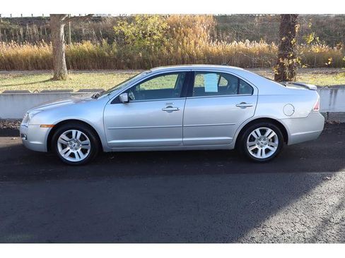 Used 2009 Ford Fusion SEL image 5