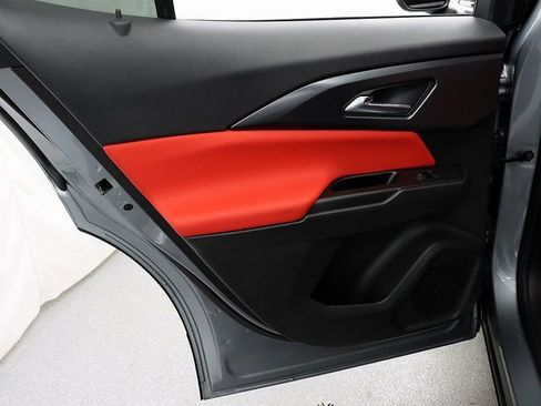 Used 2025 Chevrolet Equinox EV RS image 28