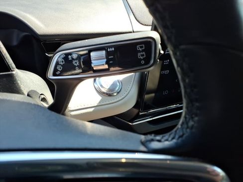 Used 2024 Lincoln Nautilus Premier image 21