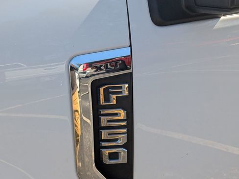 Used 2022 Ford F250 XLT w/ XLT Premium Package RWD image 19