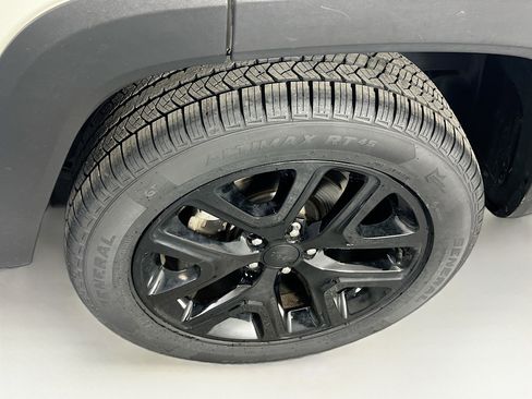 Used 2022 Jeep Renegade Altitude image 29