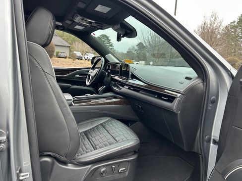 Used 2023 Cadillac Escalade ESV Sport Platinum w/ LPO, ONYX Package image 39