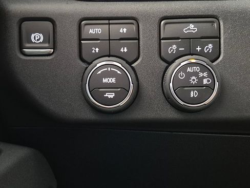 New 2026 Chevrolet Silverado 1500 RST AWD/4WD image 18