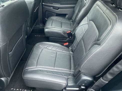 Used 2019 Ford Explorer Platinum image 21