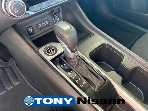 Used 2025 Nissan Sentra SV FWD image 16