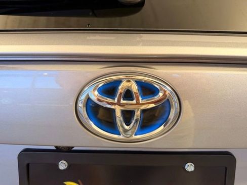 Used 2024 Toyota RAV4 LE AWD/4WD image 9