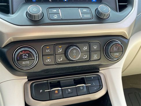 Used 2023 GMC Acadia Denali w/ Denali Technology Package image 16