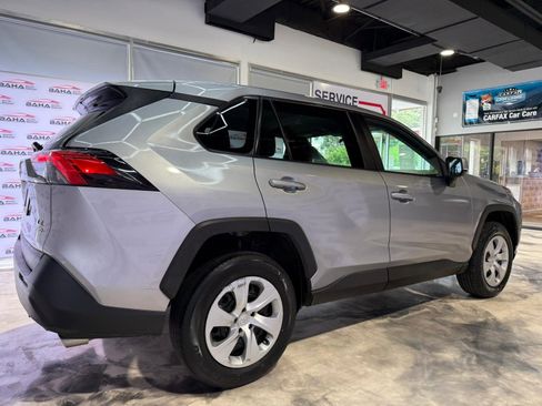 Used 2022 Toyota RAV4 LE image 6