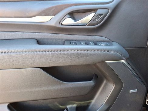 Used 2022 GMC Yukon XL Denali image 14