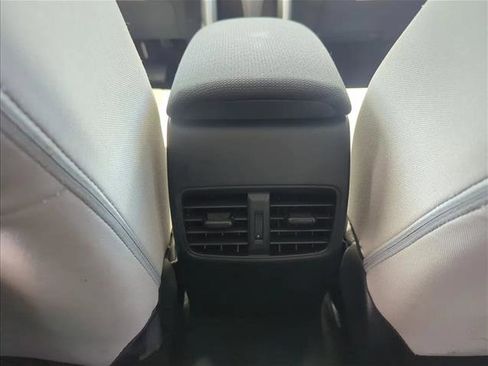 Used 2024 Toyota Corolla Cross L AWD/4WD image 19