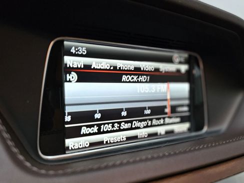 Used 2015 Mercedes-Benz E 400 Sedan image 31