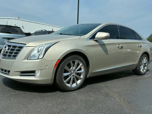 Used 2014 Cadillac XTS Luxury FWD image 1