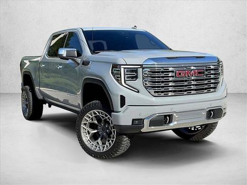 Used 2025 GMC Sierra 1500 Denali AWD/4WD image 9