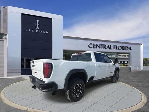 Used 2025 GMC Sierra 2500 AT4X image 3