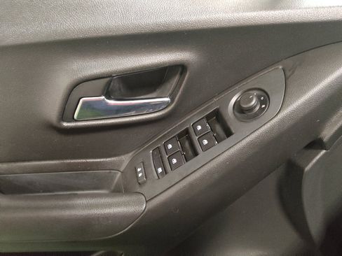 Used 2020 Chevrolet Trax LS w/ Tint and Cruise Package image 27