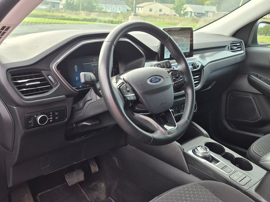Used 2024 Ford Escape Active AWD/4WD image 9