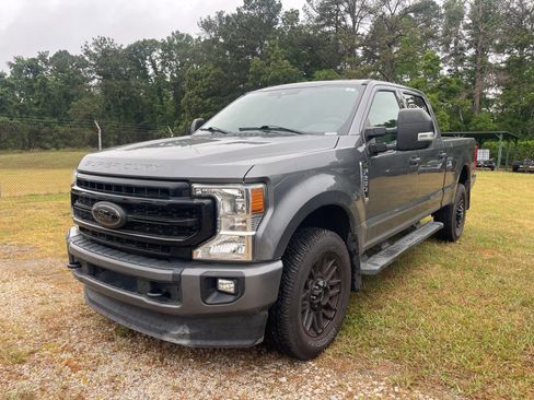 Used 2022 Ford F250 XLT w/ Black Appearance Package AWD/4WD image 3