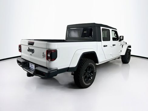 Used 2023 Jeep Gladiator Willys image 5