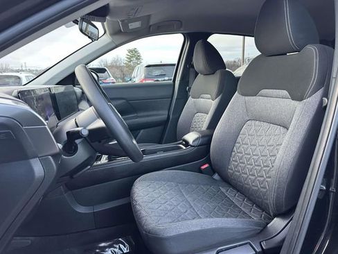 Used 2025 Nissan Kicks SV image 14