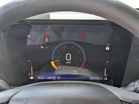 Used 2025 Chevrolet TrailBlazer LT AWD/4WD image 17