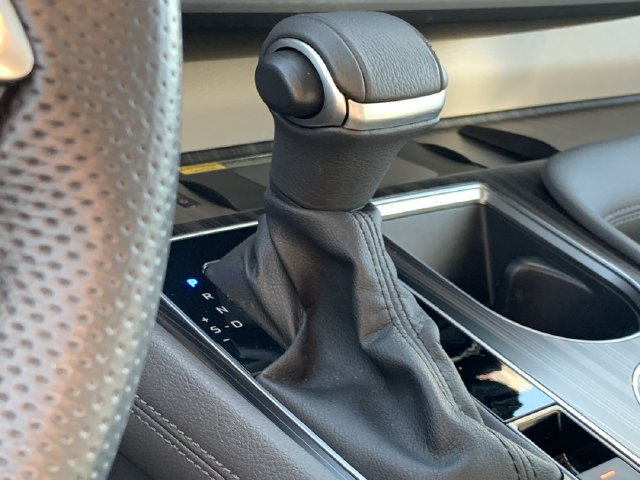 Used 2023 Toyota Sienna Limited FWD image 26