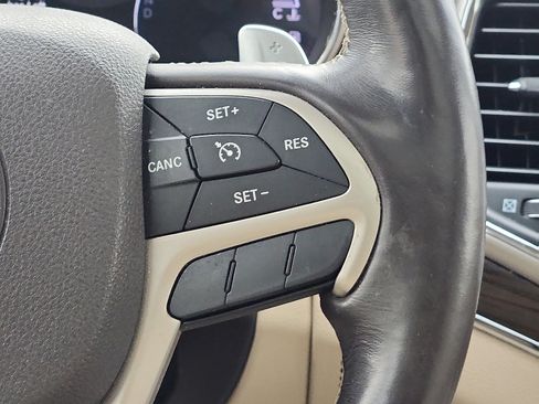 Used 2017 Jeep Grand Cherokee Overland image 15