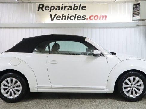 Used 2018 Volkswagen Beetle 2.0T S image 4