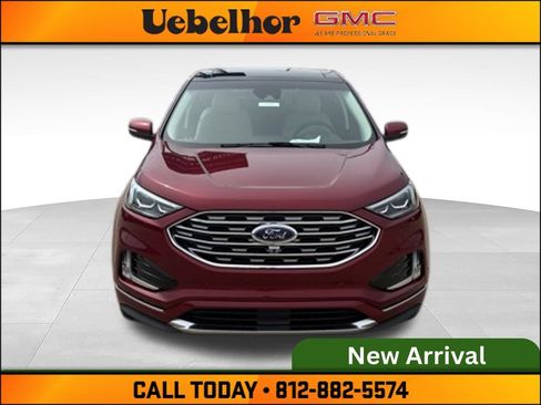Used 2019 Ford Edge Titanium w/ Equipment Group 301A FWD image 2