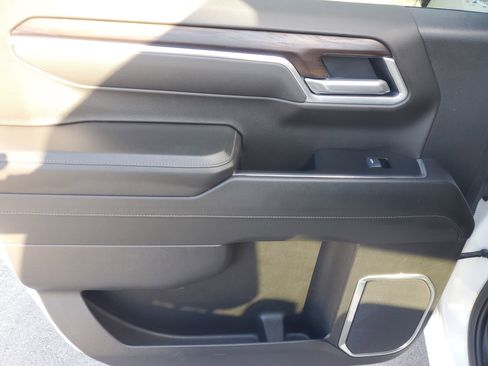 Used 2025 GMC Sierra 1500 SLT image 13