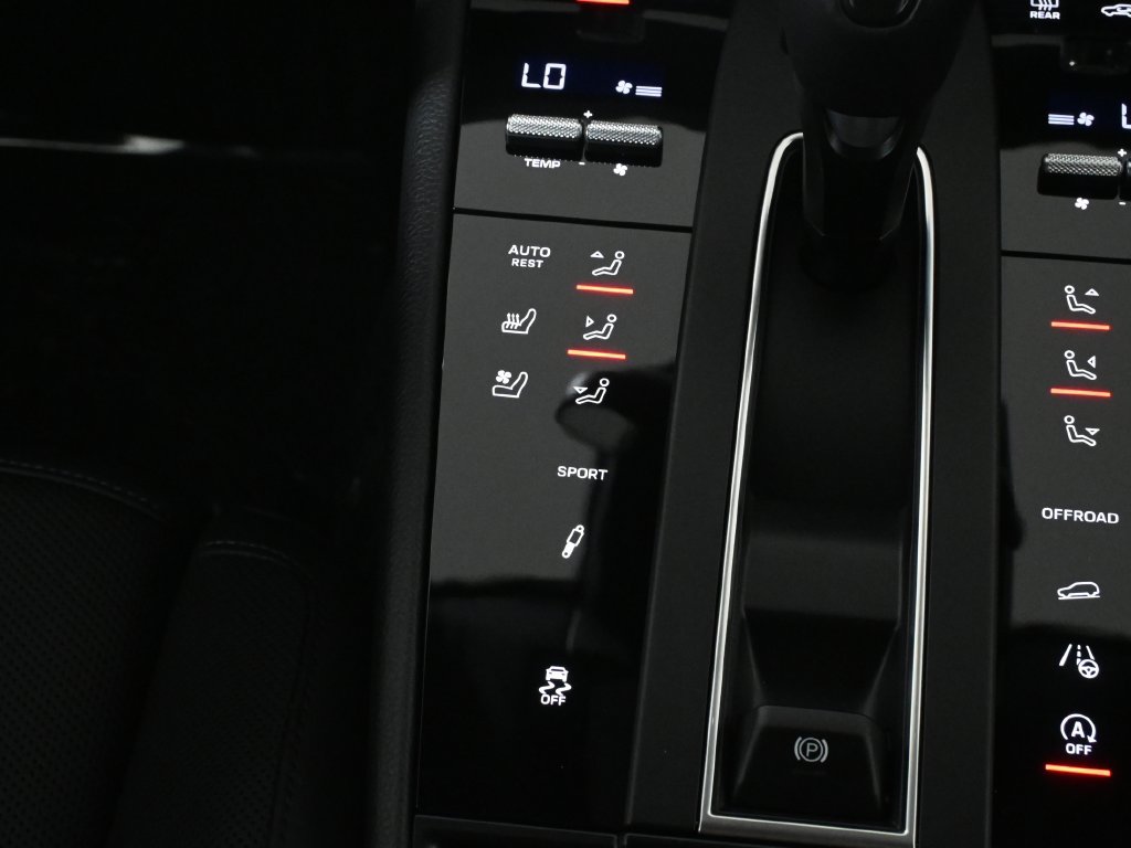 Used 2023 Porsche Macan S AWD/4WD image 24