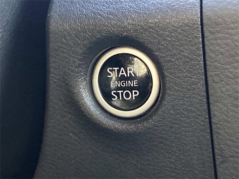 Used 2025 Nissan Frontier PRO-4X image 27