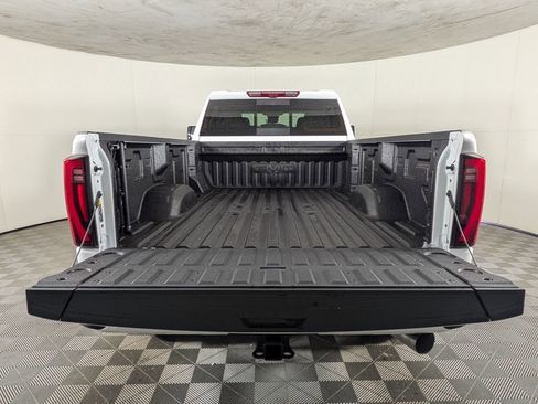 New 2025 GMC Sierra 3500 Denali w/ Denali Reserve Package image 10