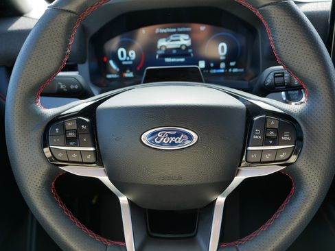 Used 2025 Ford Explorer ST-Line image 25