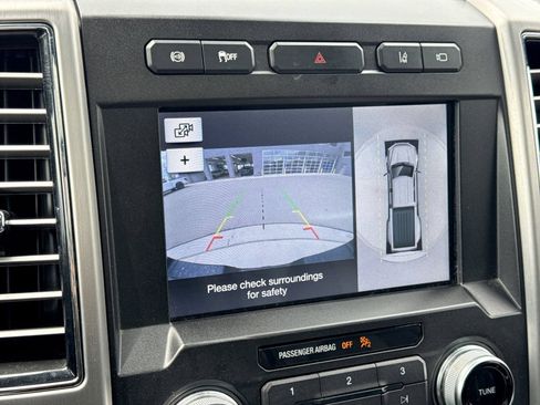 Certified 2019 Ford F450 Platinum w/ Platinum Ultimate Package AWD/4WD image 35
