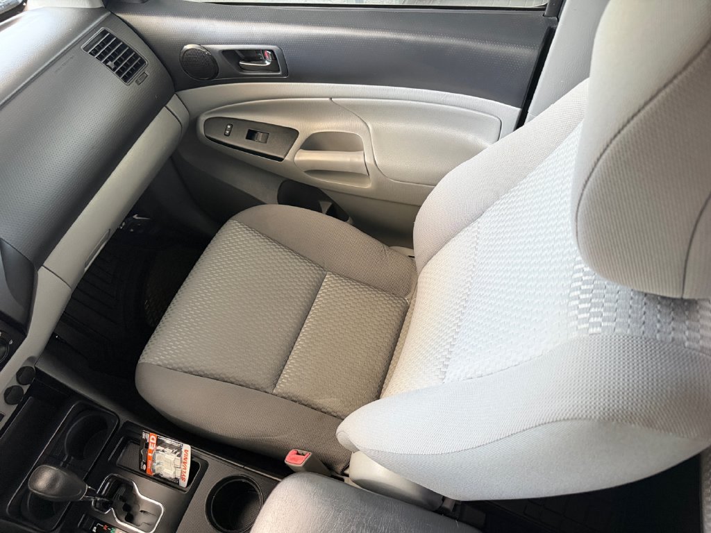 Used 2015 Toyota Tacoma PreRunner w/ Convenience Package RWD image 40